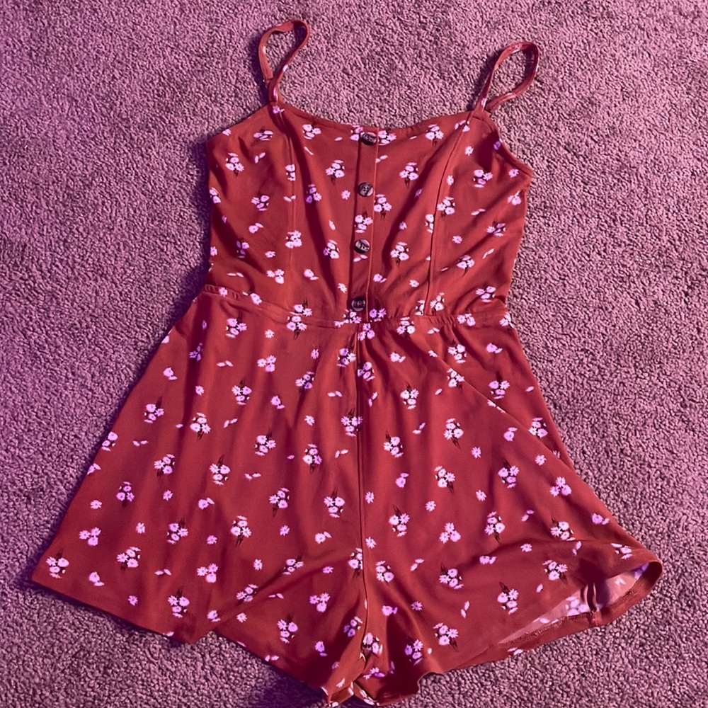 woman’s aeropostale floral romper